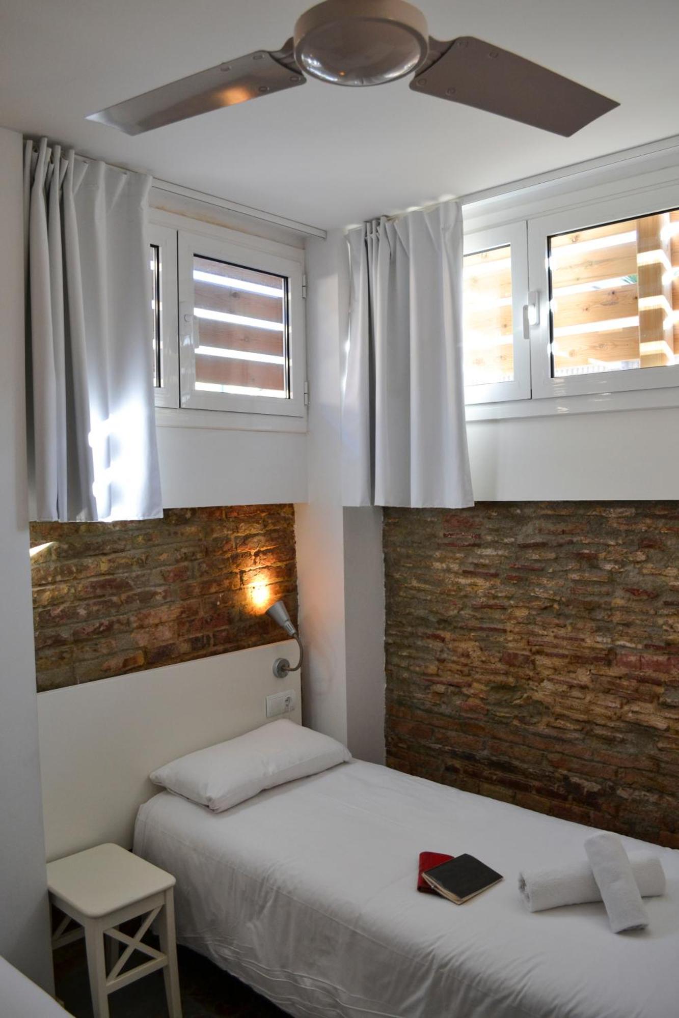 Happy People Plaza Espana Apartments Barcelona Ngoại thất bức ảnh